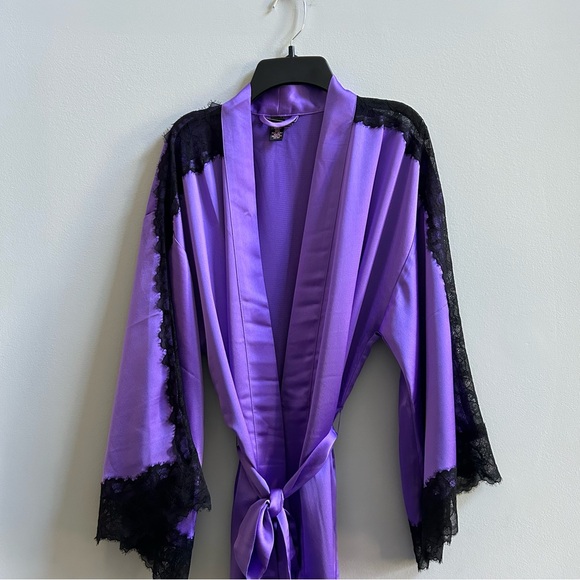 NWOT Victoria’s Secret Purple Black Luxe Collection Lace Trim Kimono Robe, XS/S - Picture 3 of 11